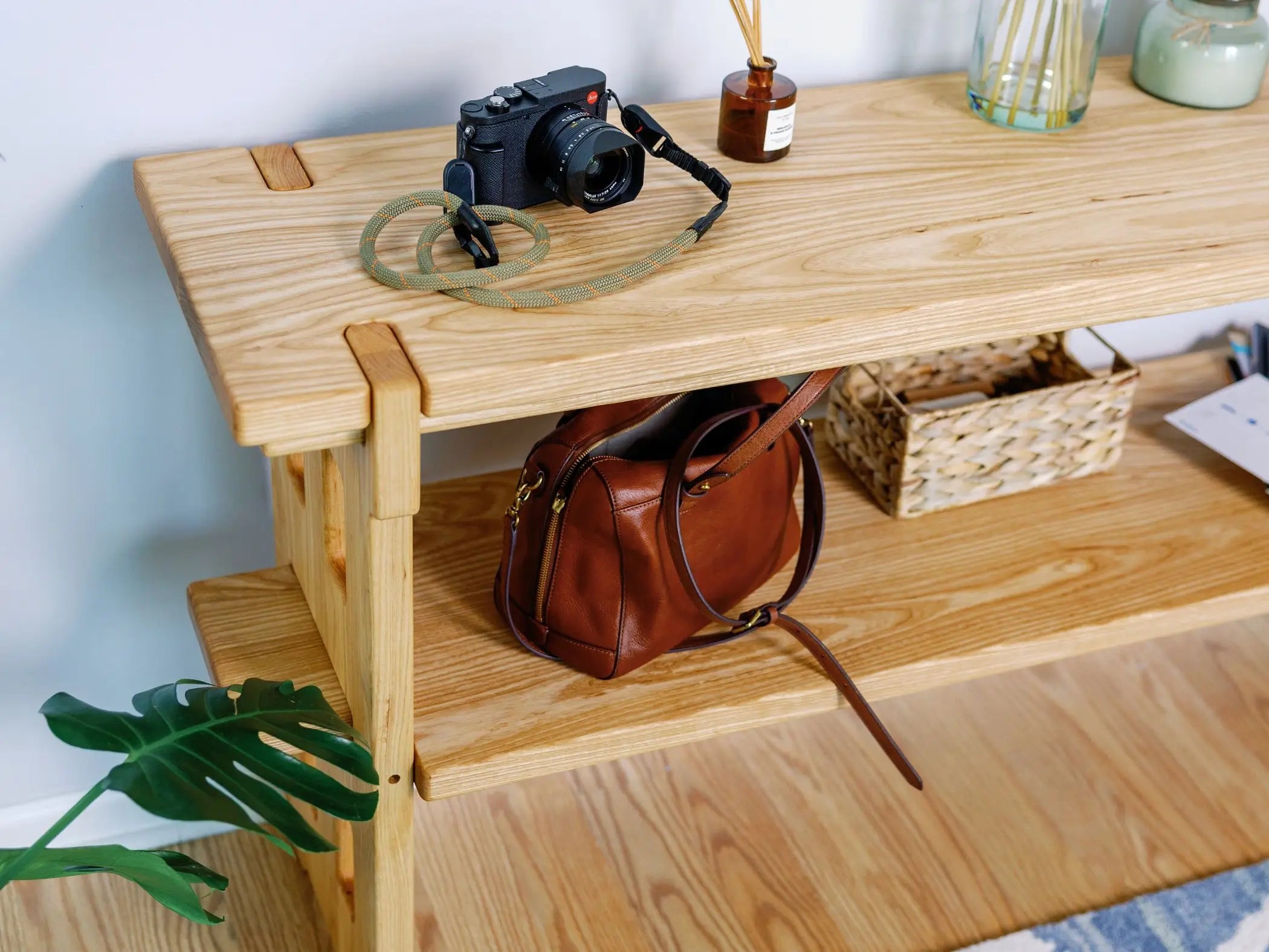 Light ash wood entry table – eco-friendly and versatile for home organization