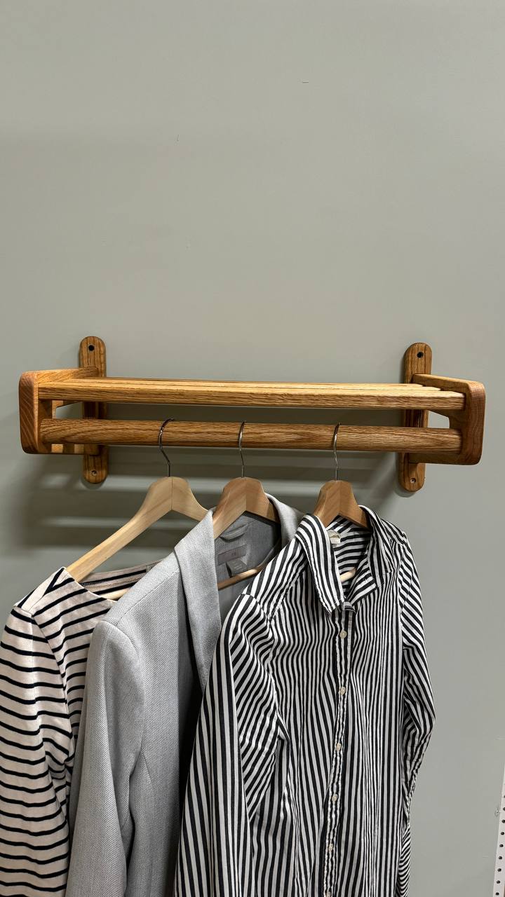 Wall-Mounted Clothing Rack with Shelf – Solid Oak Hanger