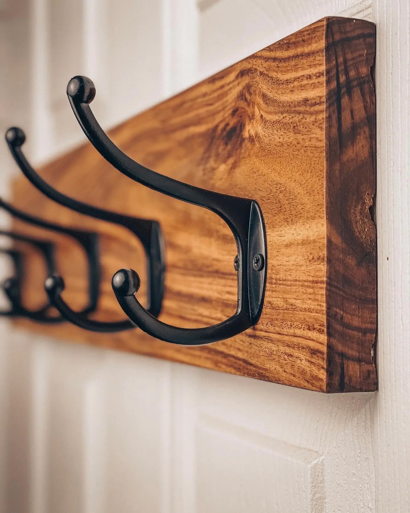 Acacia wood coat rack with minimalist design – durable wall organizer with hooks