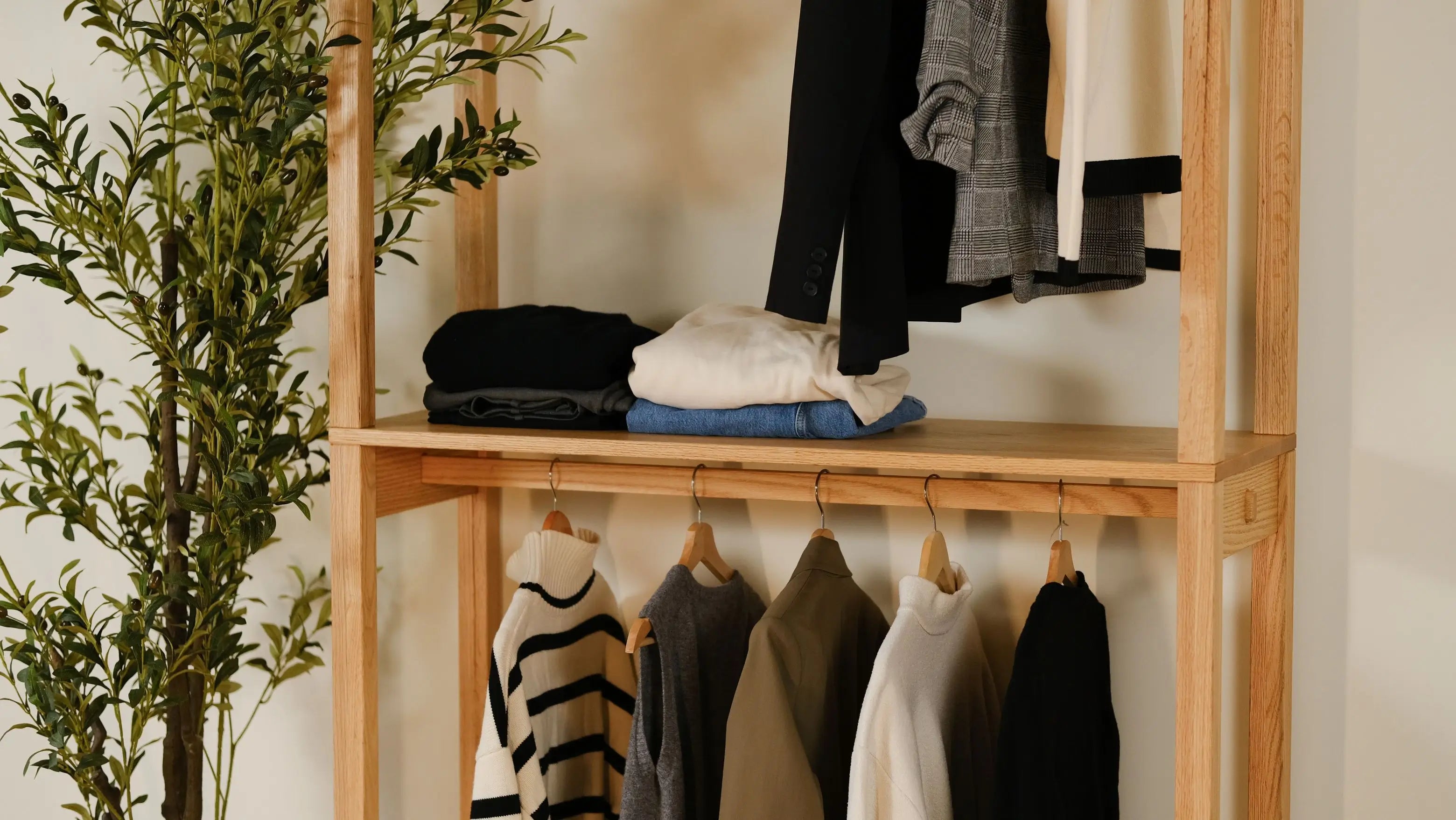 Oak wardrobe rack with two hanging levels – minimalist and functional storage