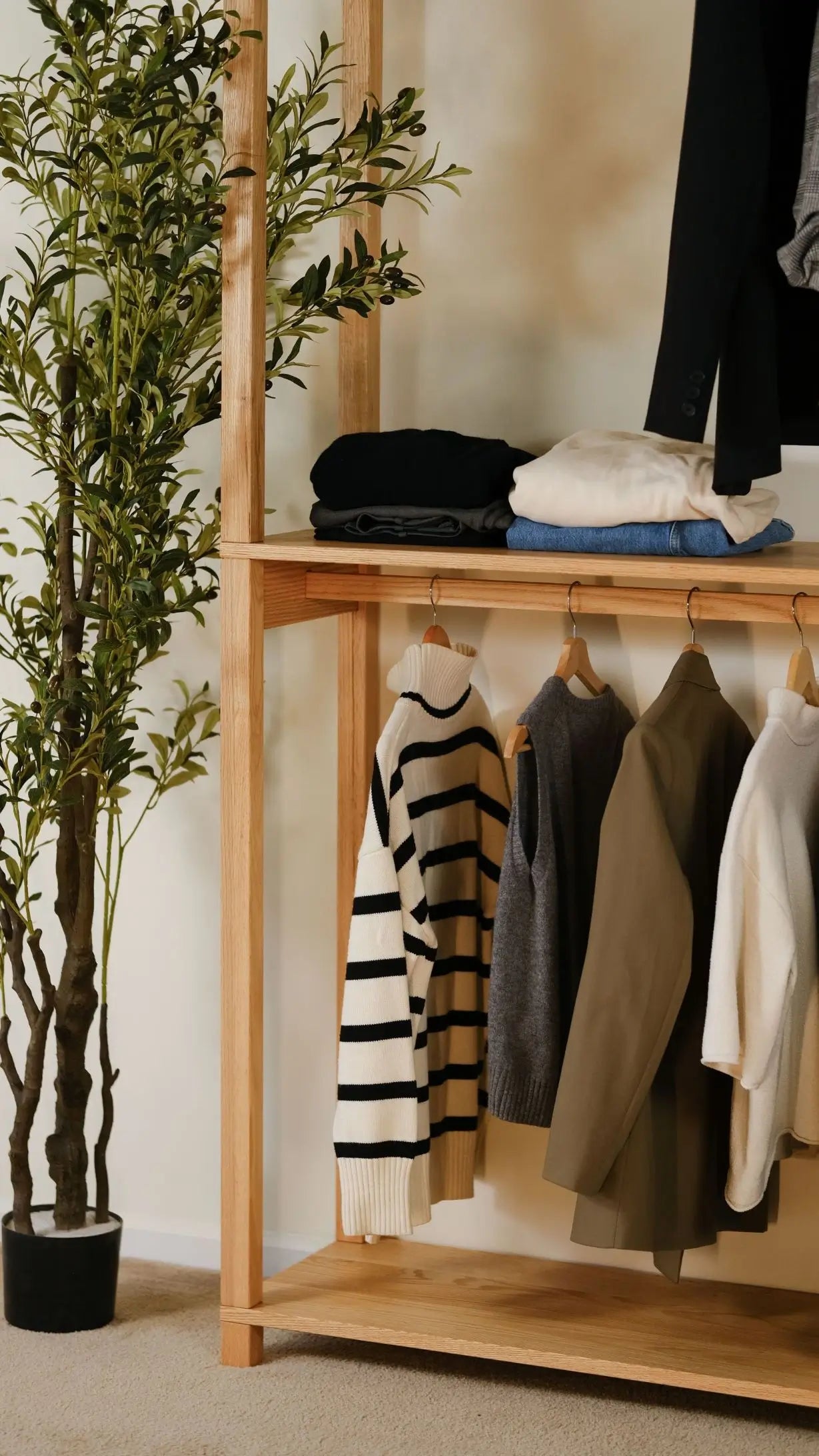 Modern oak clothing stand – handcrafted double-tier rack for stylish organization