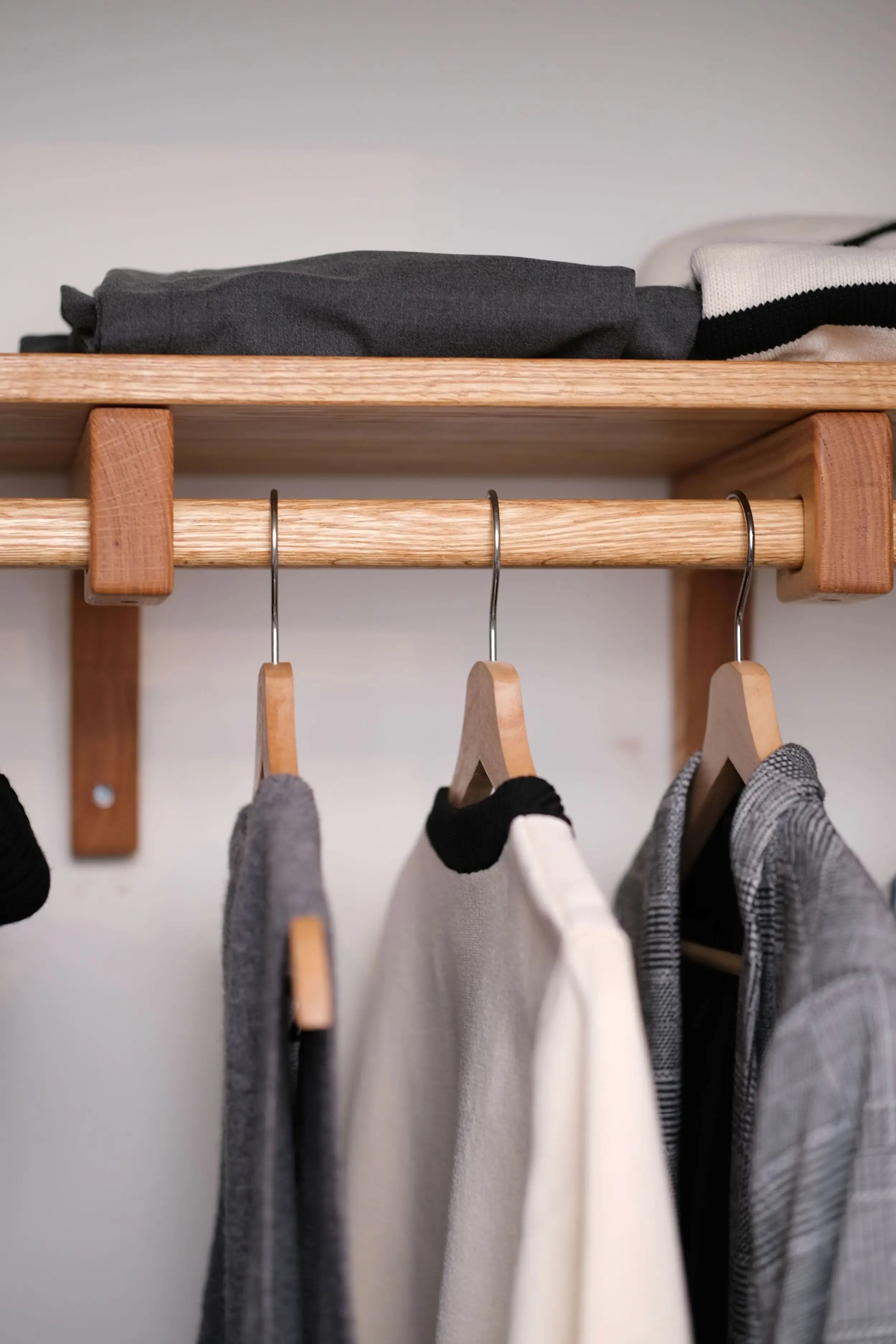 Custom natural oak shelf for wardrobe interiors – clean lines and premium quality
