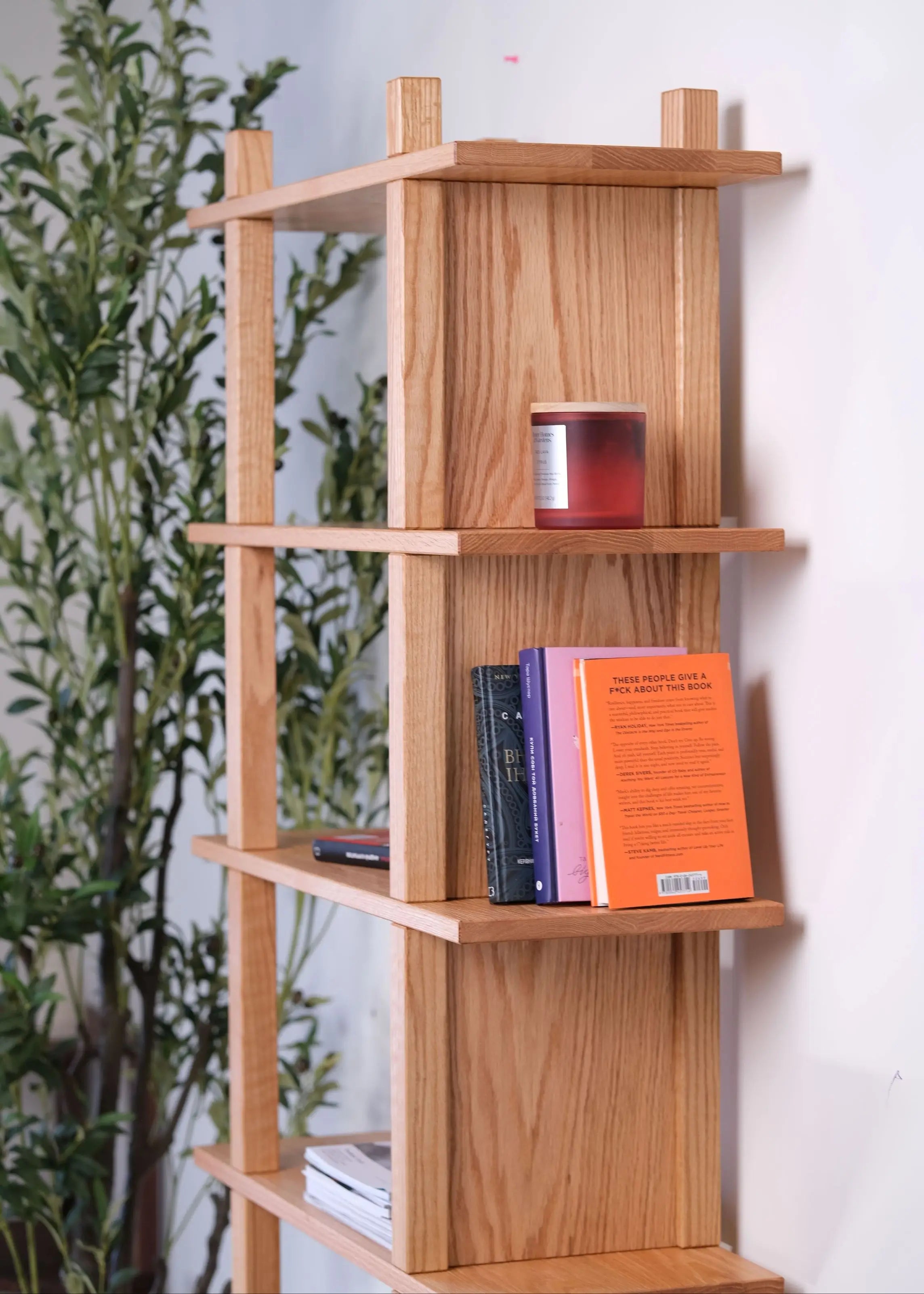 Solid wood Silyl bookcase – handcrafted design with open tiers for decor