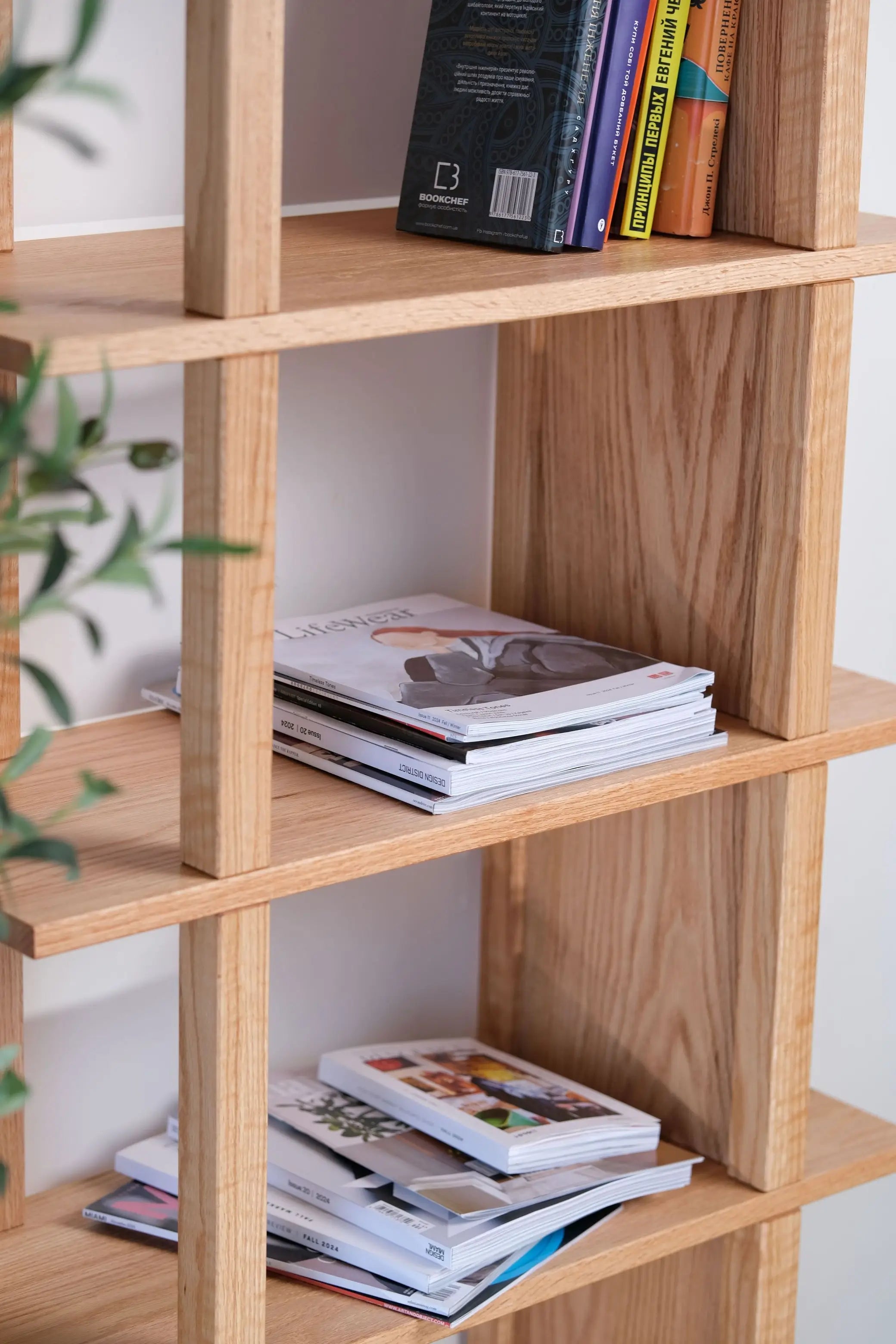 Silyl wood bookshelf – perfect for Scandinavian and minimalist interior styles