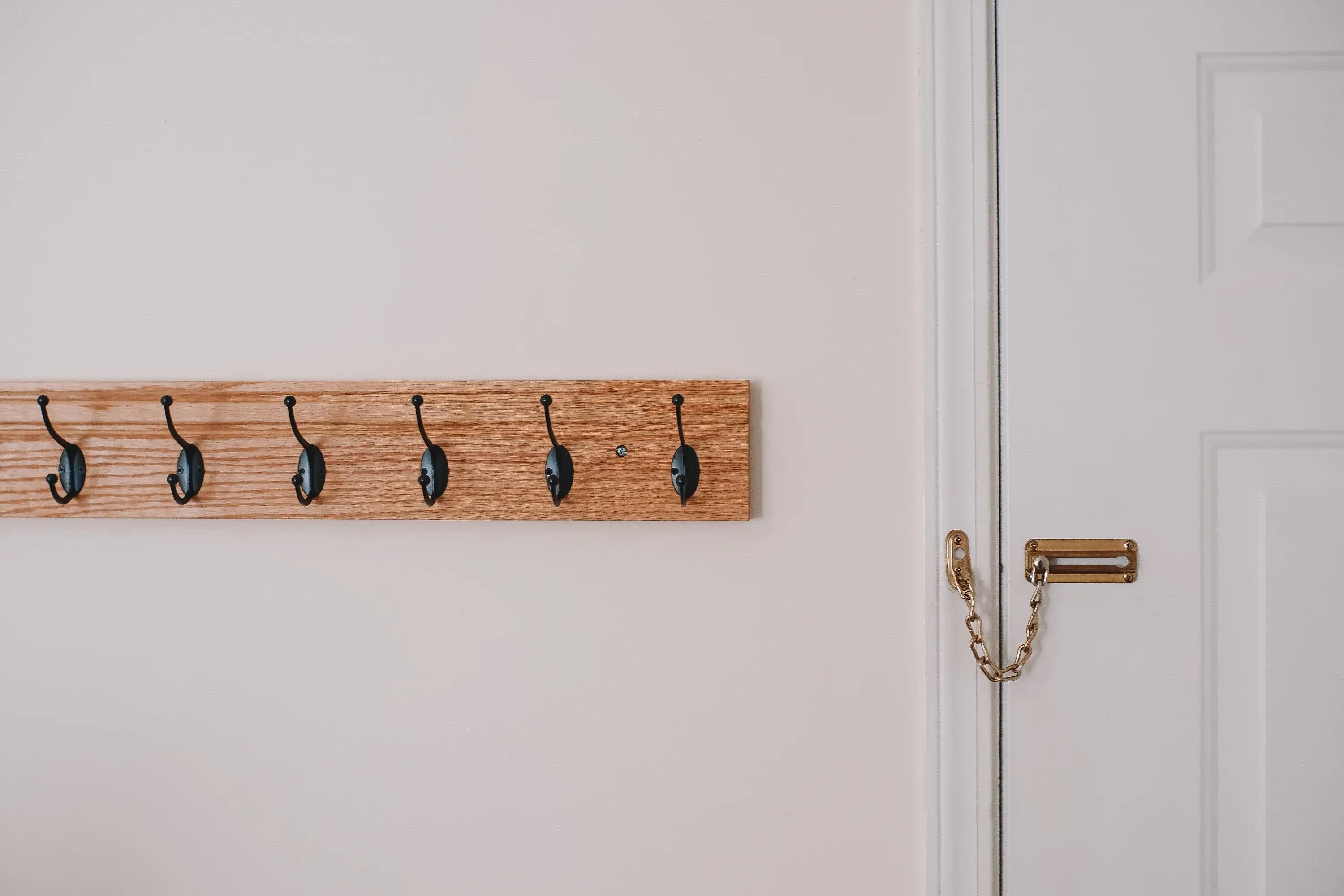 Handcrafted solid oak coat rack – eco-friendly and stylish storage solution for modern homes
