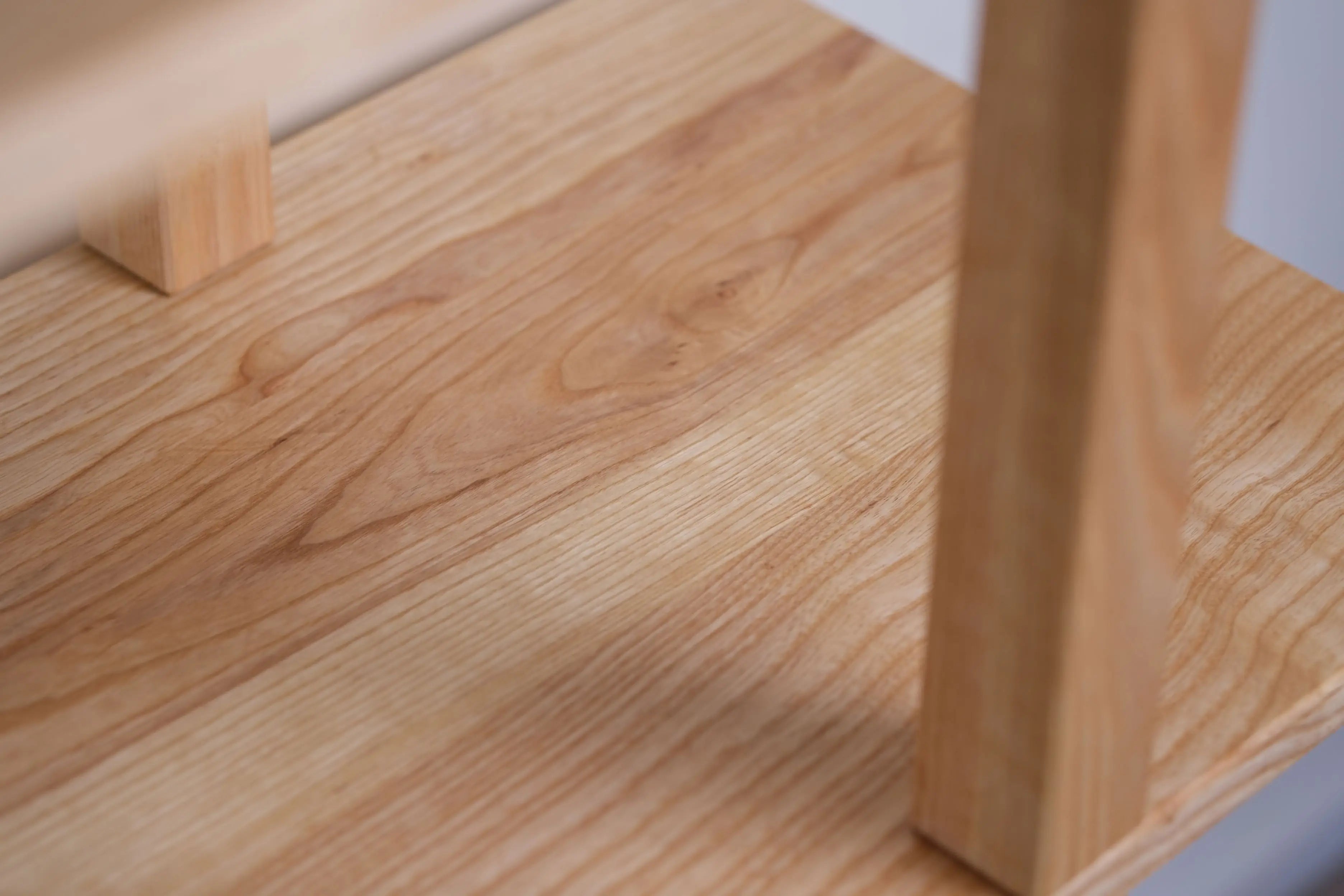 Custom wood bookcase – Sunli model with open design and minimalist feel