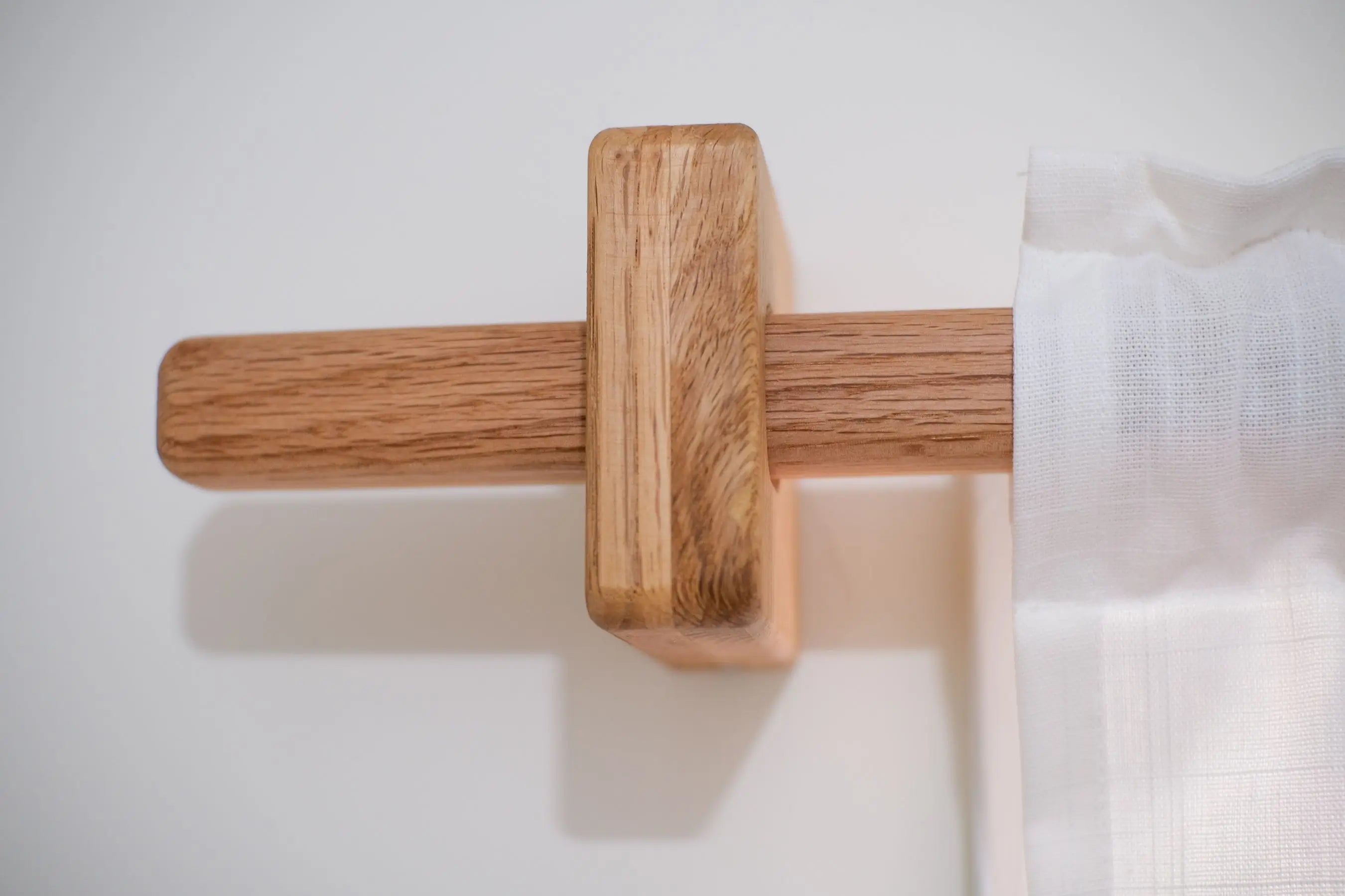Wooden curtain rod set – durable and stylish window treatment solution