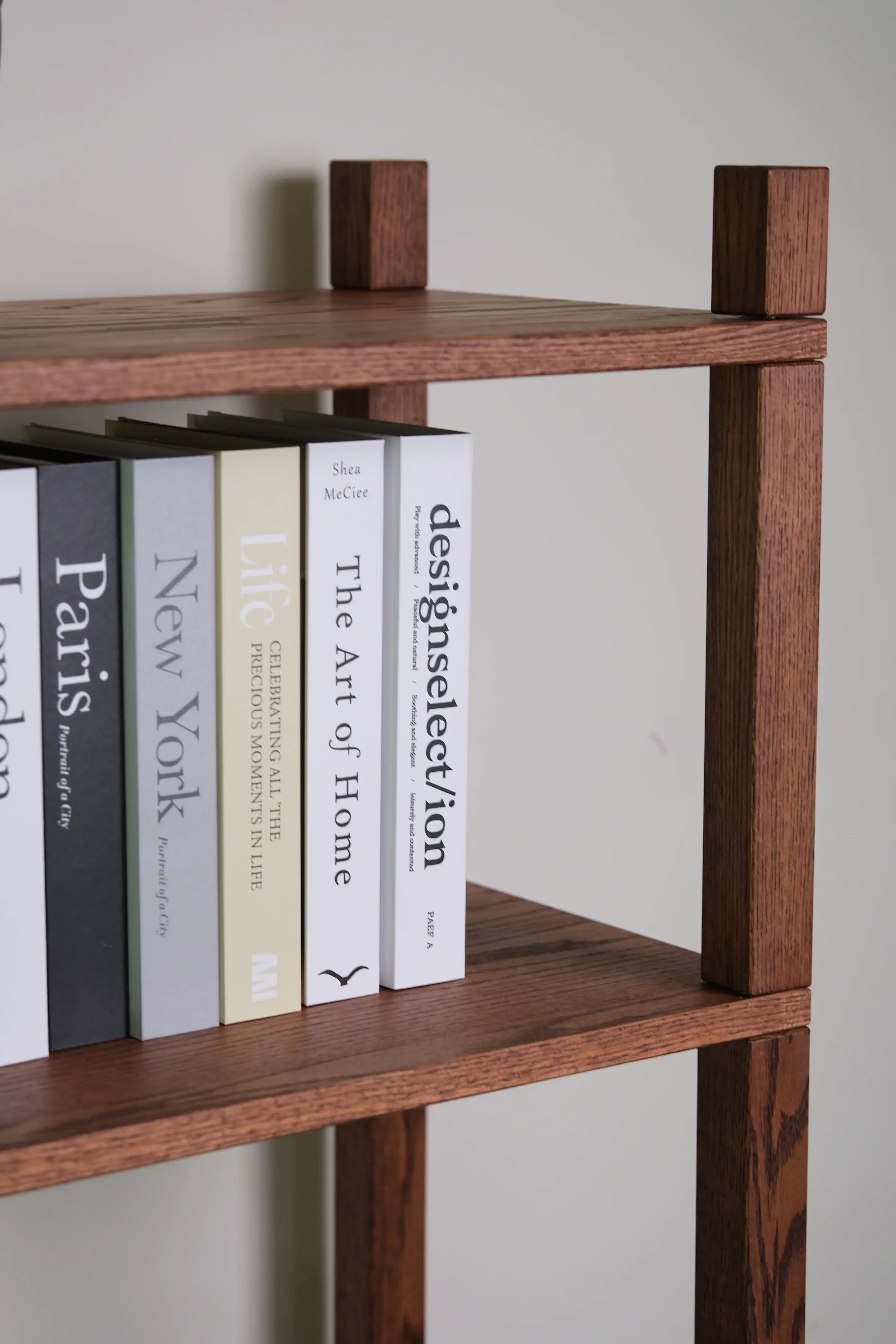 Modern nordic-style bookcase – solid wood construction for books and decor